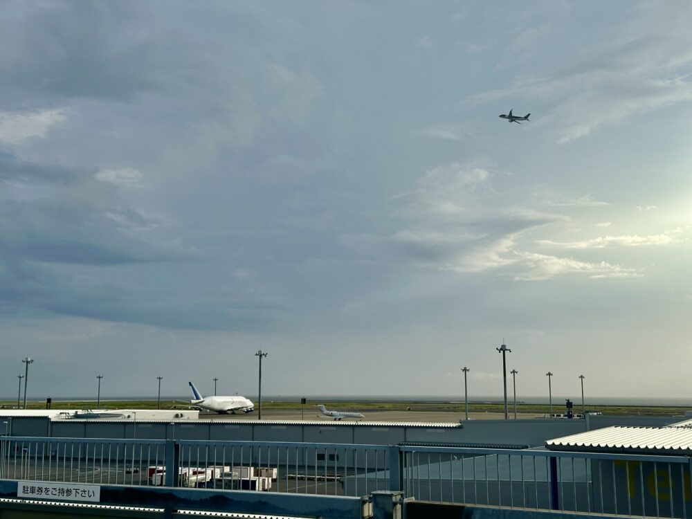 セントレア空港で発見、ドリームリフター